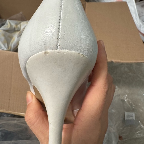 BCBG white pointed toe heels size 7 - Picture 6 of 10